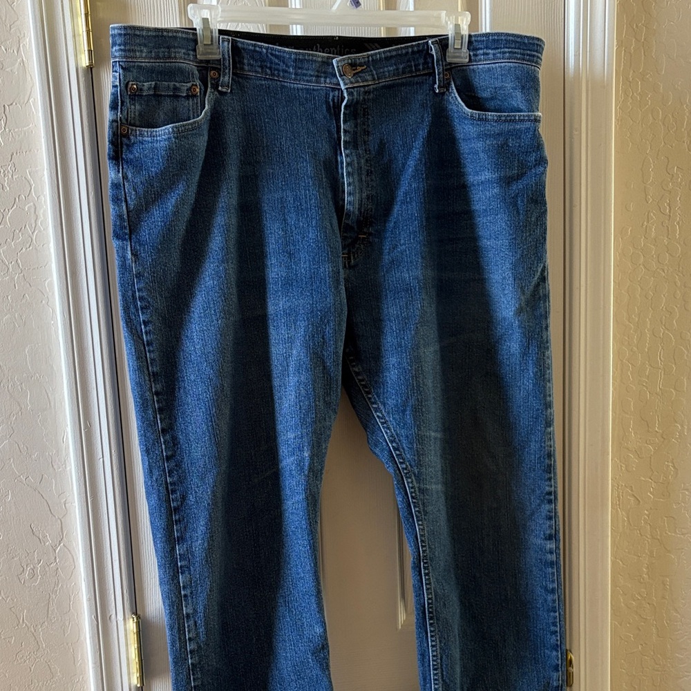 Wrangler Men's Relaxed Fit Blue Jeans